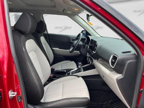 Used 2021 Hyundai Venue SEL w/ Premium Package FWD image 15