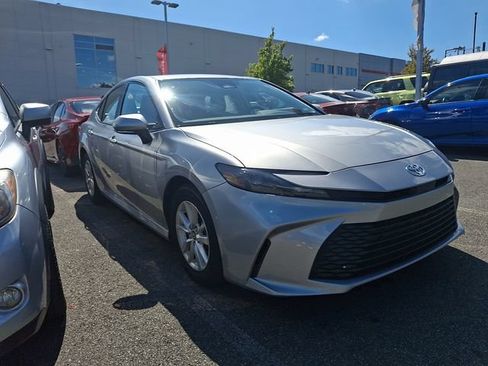Used 2025 Toyota Camry LE FWD image 3