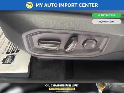 Used 2025 Toyota Tundra SR5 w/ SR5 Premium Package image 12