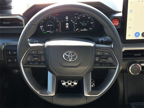 Used 2025 Toyota Tacoma TRD Sport image 17