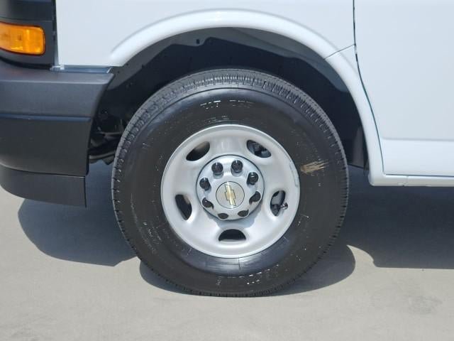 New 2026 Chevrolet Express 2500 Extended w/ Communications Package RWD image 30