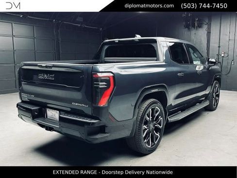 Used 2025 GMC Sierra EV Denali AWD/4WD image 7