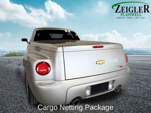 Used 2004 Chevrolet SSR w/ Preferred Equipment Group RWD image 4