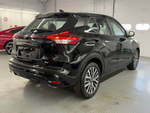 Used 2022 Nissan Kicks SV FWD image 9