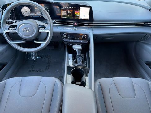 Used 2023 Hyundai Elantra SEL w/ Convenience Package FWD image 13