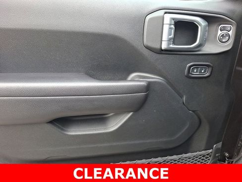 Used 2018 Jeep Wrangler Unlimited Rubicon w/ Steel Bumper Group image 13