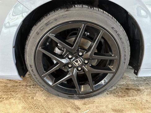 Used 2024 Honda Civic Sport image 18