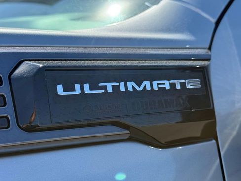 Used 2025 GMC Sierra 2500 Denali Ultimate image 5