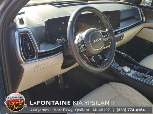 Certified 2025 Kia Sorento SX Prestige image 11