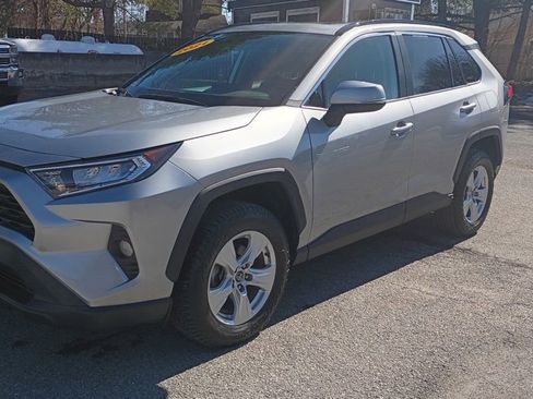 Used 2021 Toyota RAV4 XLE w/ Convenience Package image 13
