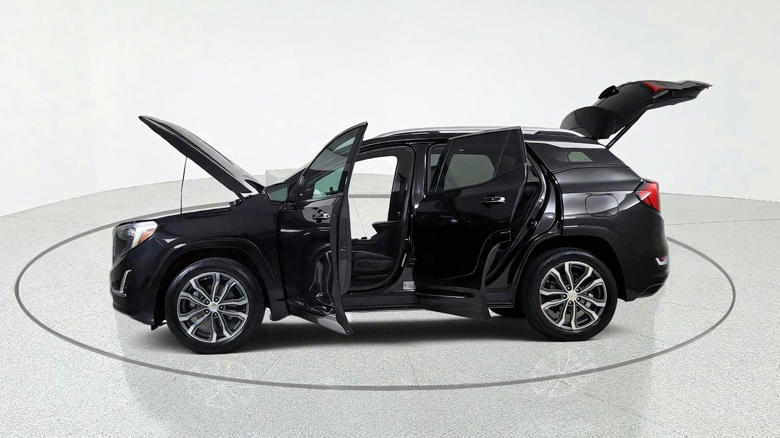 Used 2020 GMC Terrain Denali w/ Denali Premium Package AWD/4WD image 11