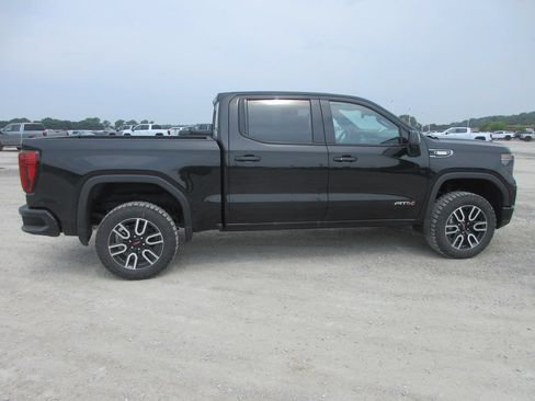 New 2026 GMC Sierra 1500 AT4 w/ AT4 Premium Package AWD/4WD image 3
