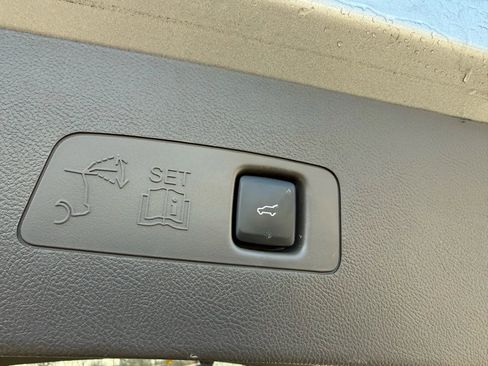 Used 2022 Lincoln Corsair Reserve w/ Elements Package FWD image 28