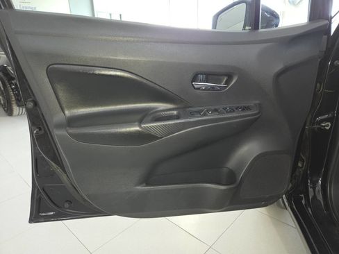 Used 2020 Nissan Versa SV FWD image 13