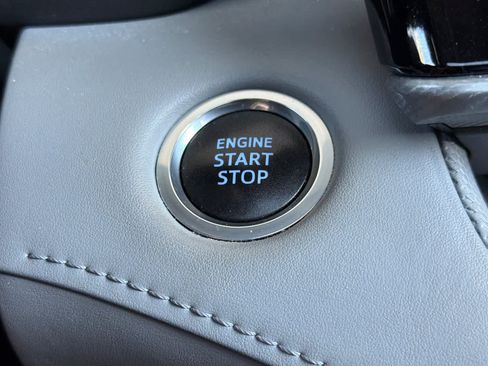 Used 2021 Toyota Highlander Platinum FWD image 25
