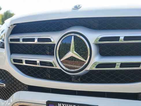 Used 2022 Mercedes-Benz GLS 450 4MATIC image 11