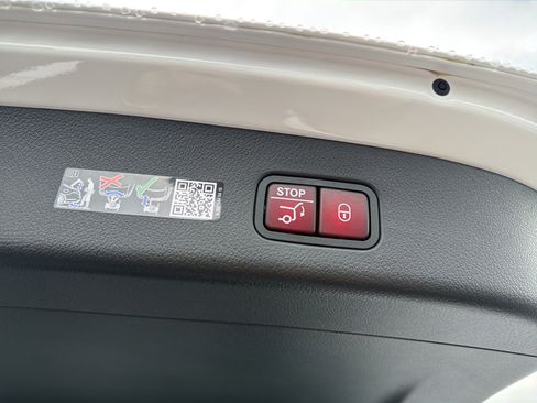 Used 2026 Mercedes-Benz GLC 300 4MATIC image 28
