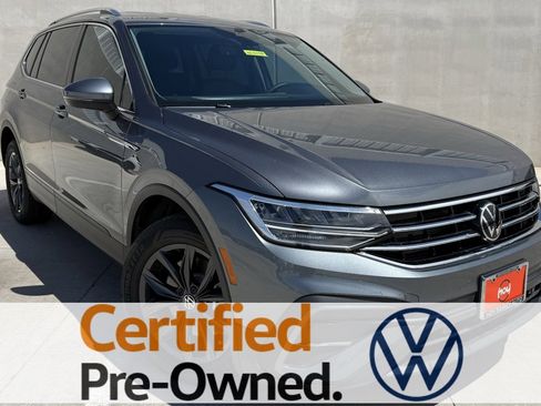 Certified 2024 Volkswagen Tiguan SE image 1