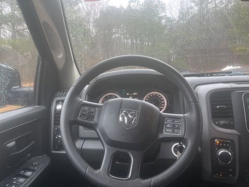 Used 2018 RAM 1500 Express w/ Black Ram 1500 Express Group image 11