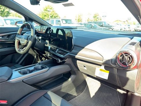 New 2025 Chevrolet Equinox EV RS image 44