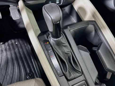 Used 2025 Honda Accord SE image 17