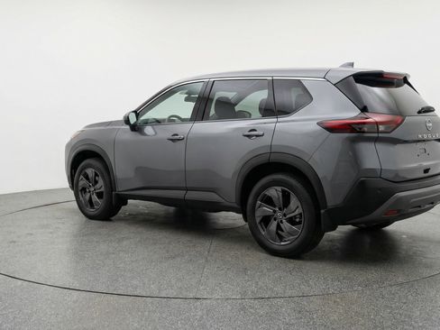 Used 2025 Nissan Rogue SV FWD image 6