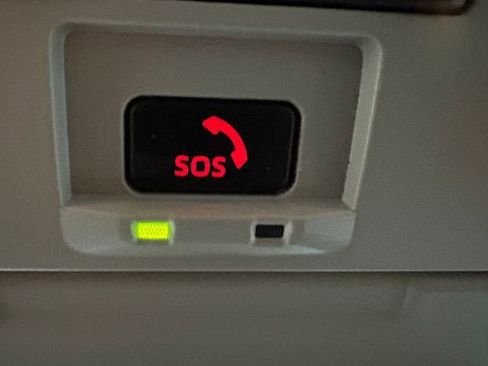 Certified 2024 Toyota Sienna XLE FWD image 20