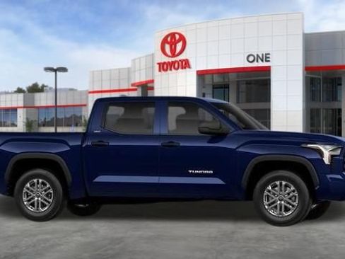 New 2026 Toyota Tundra SR5 w/ SR5 Convenience Package AWD/4WD image 17