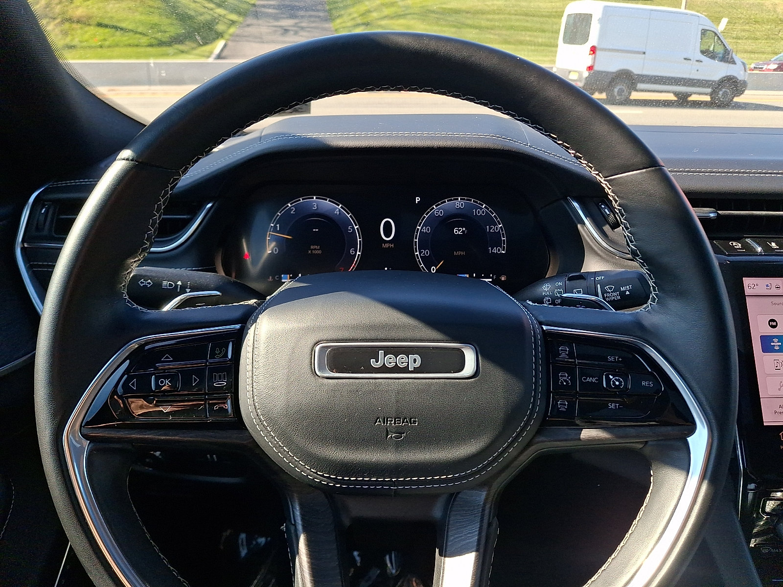 Used 2021 Jeep Grand Cherokee L Overland w/ Luxury Tech Group IV AWD/4WD image 19