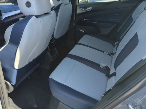 New 2025 Volkswagen ID.4 Pro S RWD image 17