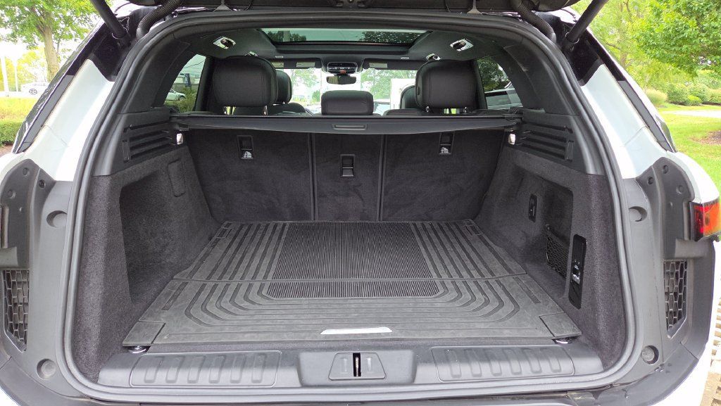 Used 2024 Land Rover Range Rover Sport SE AWD/4WD image 13