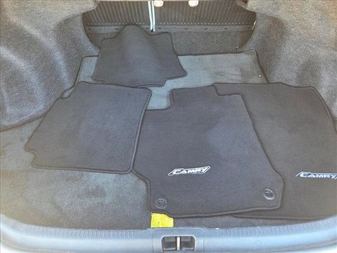 Used 2017 Toyota Camry SE image 6