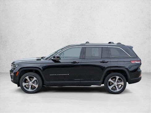 Used 2023 Jeep Grand Cherokee 4WD 4xe image 8