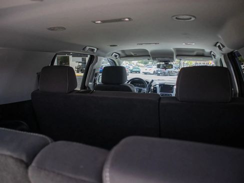 Used 2020 GMC Yukon SLE AWD/4WD image 7