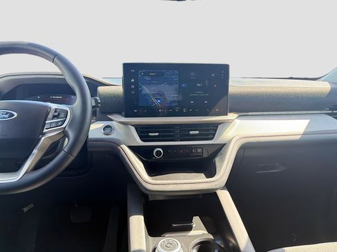Used 2025 Ford Explorer Active image 20