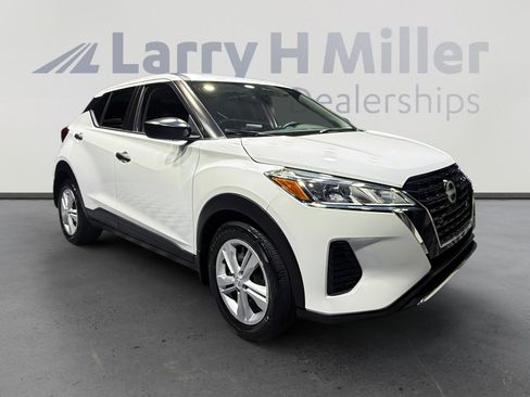 Certified 2025 Nissan Kicks Play S FWD image 7