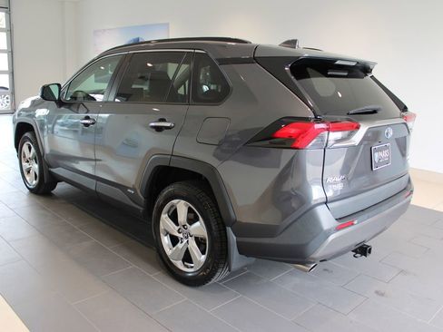 Used 2019 Toyota RAV4 Limited w/ Carpet Mat Package image 32