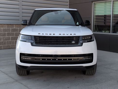 New 2026 Land Rover Range Rover SE image 2