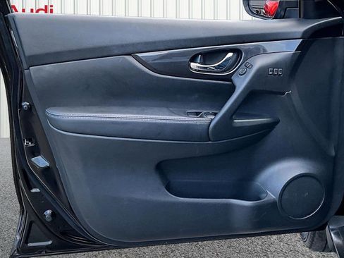 Used 2018 Nissan Rogue SV w/ Premium Package AWD/4WD image 20