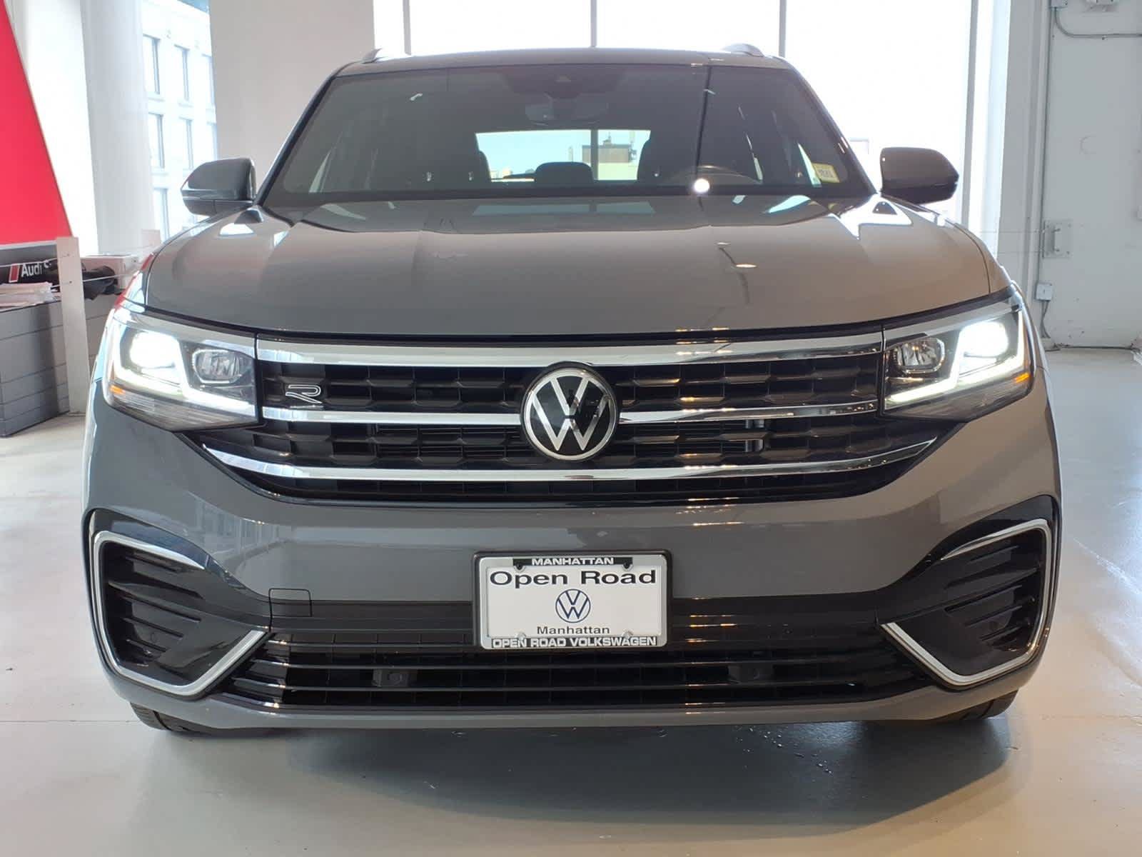 Used 2021 Volkswagen Atlas Cross Sport SEL R-Line AWD/4WD image 2