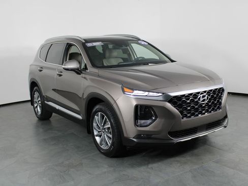 Used 2020 Hyundai Santa Fe SEL w/ Convenience + Premium Package image 4
