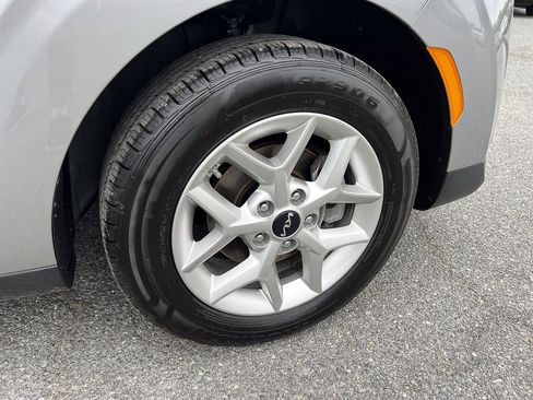 Used 2025 Kia Soul LX w/ LX Technology Package FWD image 8