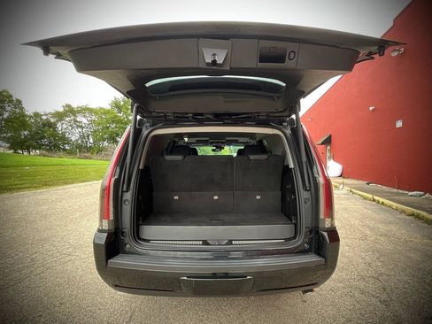 Used 2017 Cadillac Escalade Luxury AWD/4WD image 29