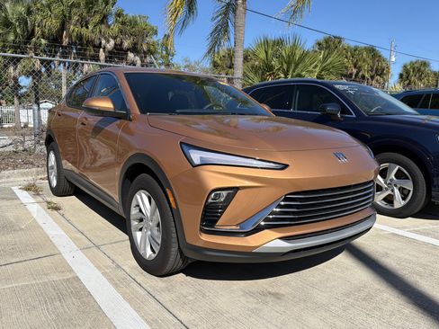 Used 2025 Buick Envista Preferred image 1