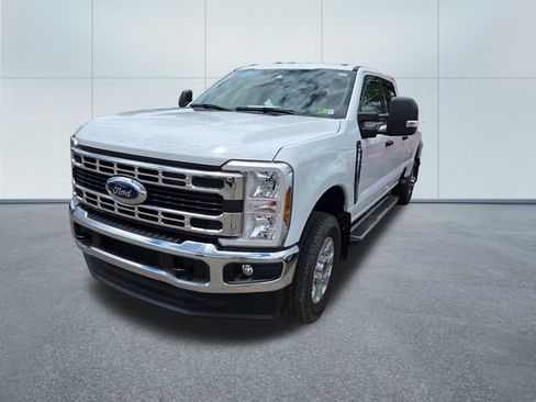 Used 2024 Ford F350 XLT AWD/4WD image 2