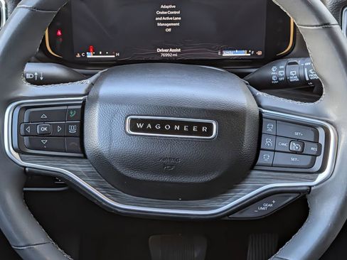 Used 2024 Jeep Wagoneer L Series II image 13