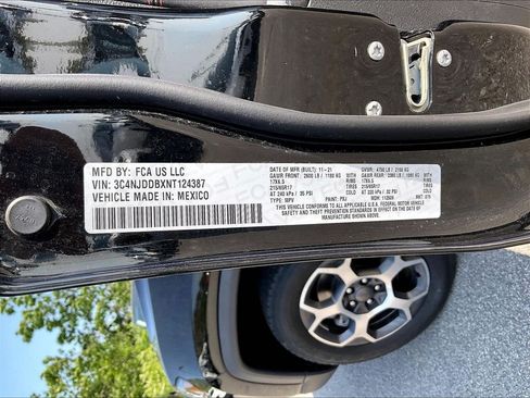 Used 2022 Jeep Compass Trailhawk AWD/4WD image 31