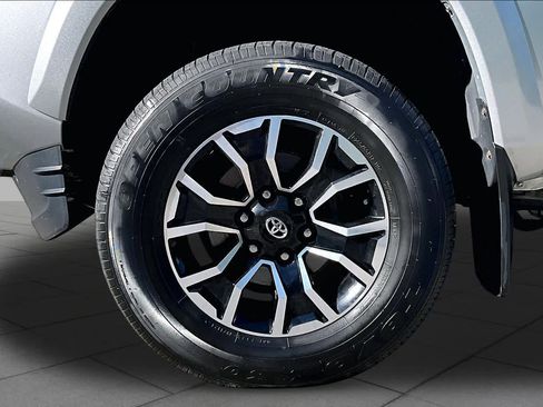 Used 2023 Toyota Tacoma TRD Sport w/ Technology Package AWD/4WD image 11