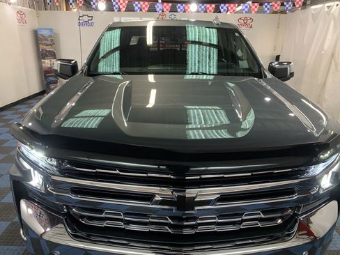 Used 2021 Chevrolet Silverado 1500 LTZ w/ LTZ Premium Package image 8