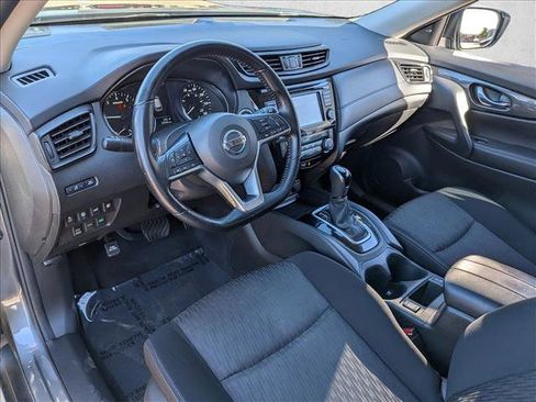 Used 2020 Nissan Rogue SV image 9